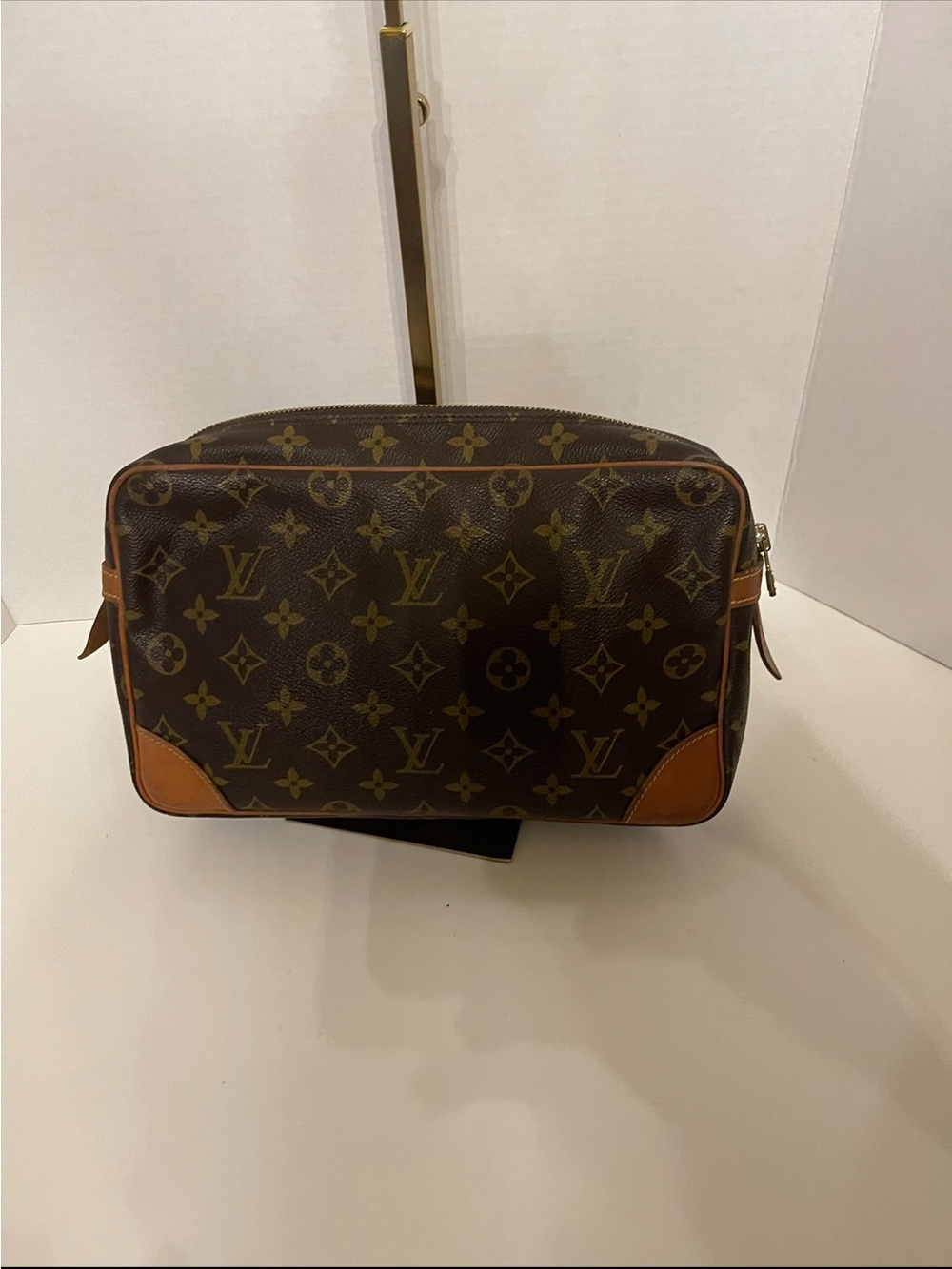 Louis Vuitton Brown Monogram Canvas Toiletry 28 Pouch with Tan Trim - Picture 2 of 3